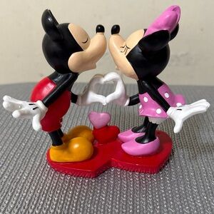 Mickey and Minnie Enchanring Figurine/Kissing Figurine